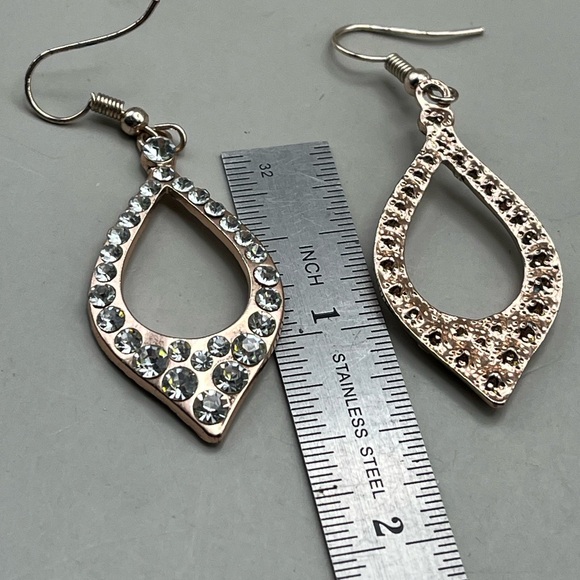 Elegant Crystal Teardrop Earrings - Picture 2 of 2